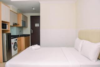 Fancy and Nice Studio Room at Menteng Park Apartment By Travelio - 4