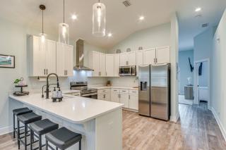 1 Mi to Dtwn Pet-Friendly Pensacola Getaway! - 1