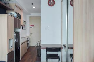 Nice and Elegant Studio at Tree Park City BSD Apartment By Travelio - Tangerang - 5