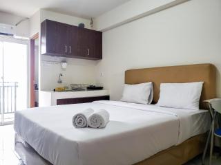 Warm and Cozy Studio at Cinere Resort Apartment By Travelio - Depok - 2