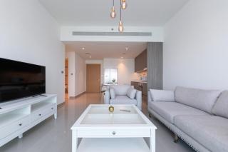 Luxury 2BR Apt with Pool, Gym & Sea Views - 3