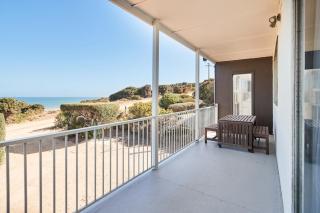 Golden Gully Beach Shack - A Relaxed Oceanfront Stay - 8