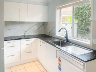1 75 Rocky Point Road fantastic holiday home with - Fingal Bay - 6