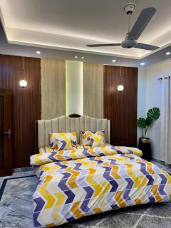 Executive 6 Bedroom House In B-17 Islamabad - 2