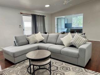 Spacious Home in Richmond - Richmond - 9