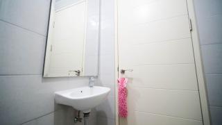 Nice and Comfy Studio at Supermall Mansion Apartment By Travelio - 6