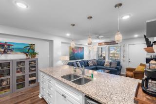Sunrise Villas 101 - BOARDWALK TO THE BEACH - Port Aransas - 3