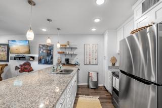 Sunrise Villas 101 - BOARDWALK TO THE BEACH - 2
