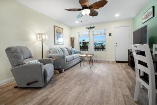 Sunrise Villas 207 - BOARDWALK TO THE BEACH - Port Aransas - 8