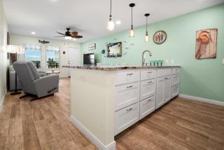 Sunrise Villas 207 - BOARDWALK TO THE BEACH - Port Aransas - 4