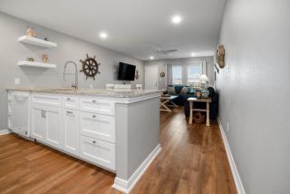 Sunrise Villas 208 - BOARDWALK TO THE BEACH - Port Aransas - 1