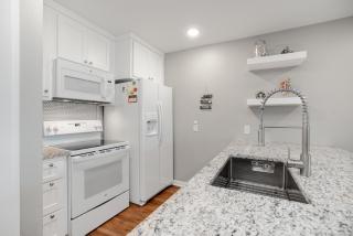 Sunrise Villas 208 - BOARDWALK TO THE BEACH - Port Aransas - 2