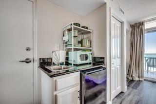 Watch Sunrise from Your Bed in the Beach Studio on BV 15th Floor - Myrtle Beach - 2