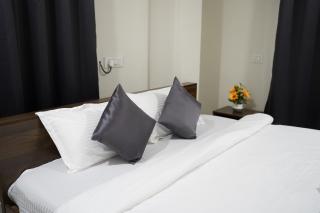 Dwaraka Heaven Luxury rooms - Kondapur - 9