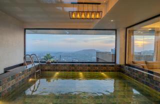 SaffronStays Glass Forest - 3