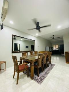 Arissa HomeStay - Kampong Bukit Katil - 0