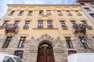 Luxy Holló Gozsdu Court - Budapest - 2