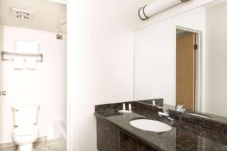 Super 8 by Wyndham Salina/Scenic Hills Area - 4