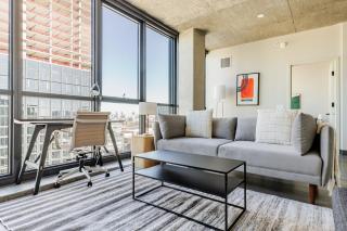 Blueground West Loop pool AC near park CHI-1211 - 0