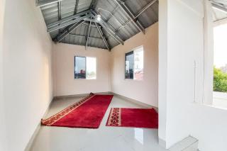 RedDoorz Syariah at Wisma Seroja Indah Duri - Duri - 3