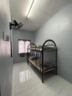 Teratak Bonda Homestay Seri Iskandar - 4