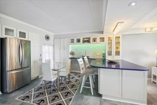 High Point South Top Floor Penthouse - 4