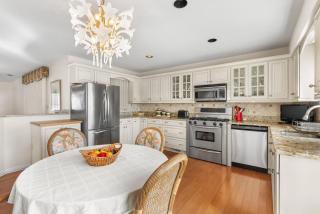 Downtown Villa near Boardwalk and Beach - Ocean City - 5