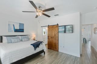 Elegant 4BR Coastal Escape with Stunning Views - 5