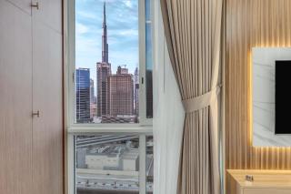 Burj Khalifa & Canal Views at Mayfair Tower in business bay - Luxurious 1BDR Apartment - 1