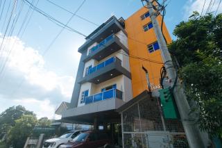 RedDoorz at Casa Barcelona Condotel - Iloilo City - 8