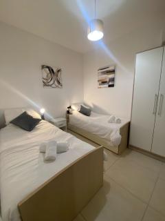 St Julians Central Apartment - St Julian's - 2