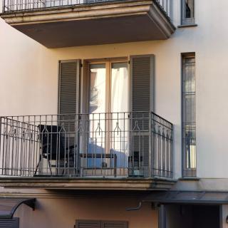 GuestHost - Ossuccio Apt with AC, Balcony & Parking! - 1