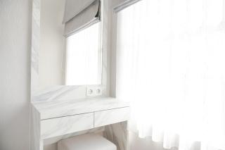 Modern Look and Comfy Studio Citra Living Apartment By Travelio - 4