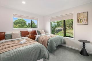 Spacious Rotorua Family Retreat with Huge Garden - Up to 11 Guests - 2