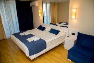 DOWNTOWN Sea Line Aparthotel & Batumi Beach Resort - 4