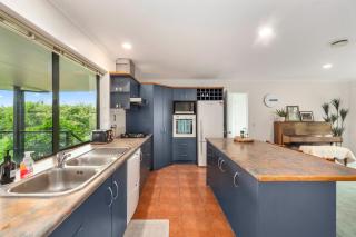 Rotorua Family Retreat Hamurana 10000sqm Lawn - 2