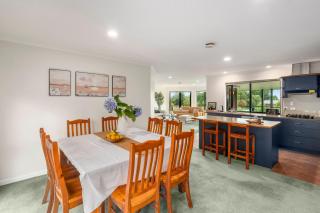 Rotorua Family Retreat Hamurana 10000sqm Lawn - 1