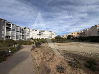 Studio cabine avec parking, face a la mer - 2