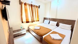 HOTEL GRKK - Near Shri Saibaba Samadhi Temple Shirdi - Shirdi - 4