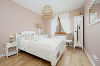 Apartment with Parking and Garden near the PGE Stadium in Warsaw by Noclegi Renters - Varsavia - 9