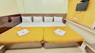 HOTEL GRKK - Near Shri Saibaba Samadhi Temple Shirdi - Shirdi - 1