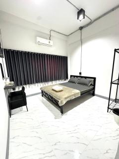 Sriintra Hotel - - 7