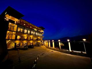 The kempty Fall Resort, Mussoorie - Lavish & Luxury Stay - Mussoorie - 6