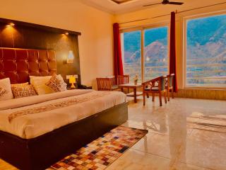 The kempty Fall Resort, Mussoorie - Lavish & Luxury Stay - Mussoorie - 9