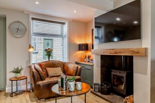 Charming Cosy Cottage in Bollington Village - Bollington - 0
