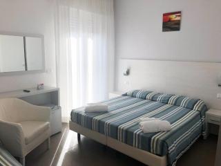 Hotel Gin sul mare - 1