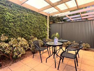 Charming quiet Home in City - Adelaide - 8