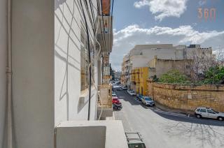 Charming 2BR home Steps from Gzira Marina & Views by 360 Estates - Il-Gżira - 2