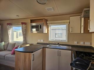 6 Berth Caravan with garden - Brightholme Holiday Park - 5
