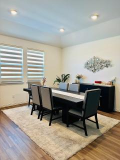 Spacious 6 Bedroom Home- Near Historic McKinney - - 6